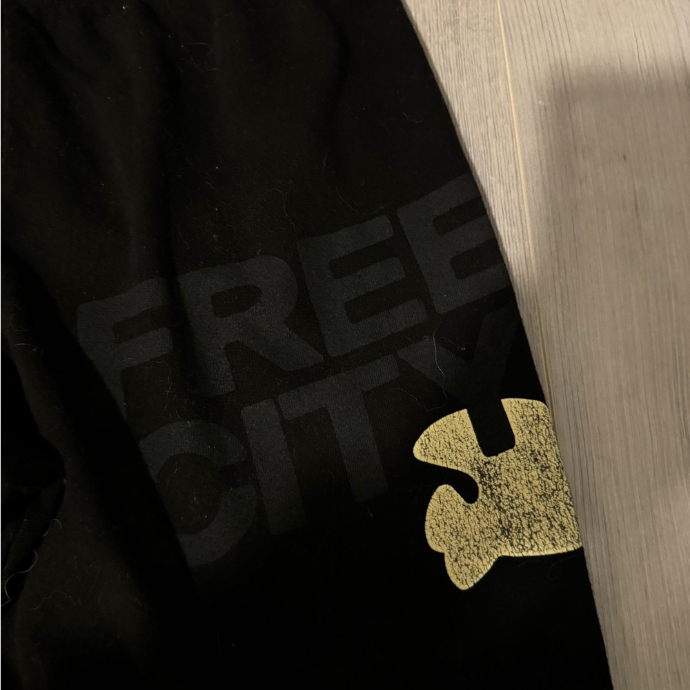 Free city sweatpants
